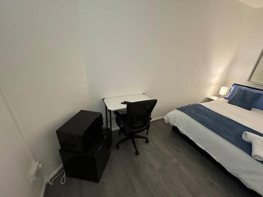 Small Cozy Private Bedroom Zone1 London Luaran gambar
